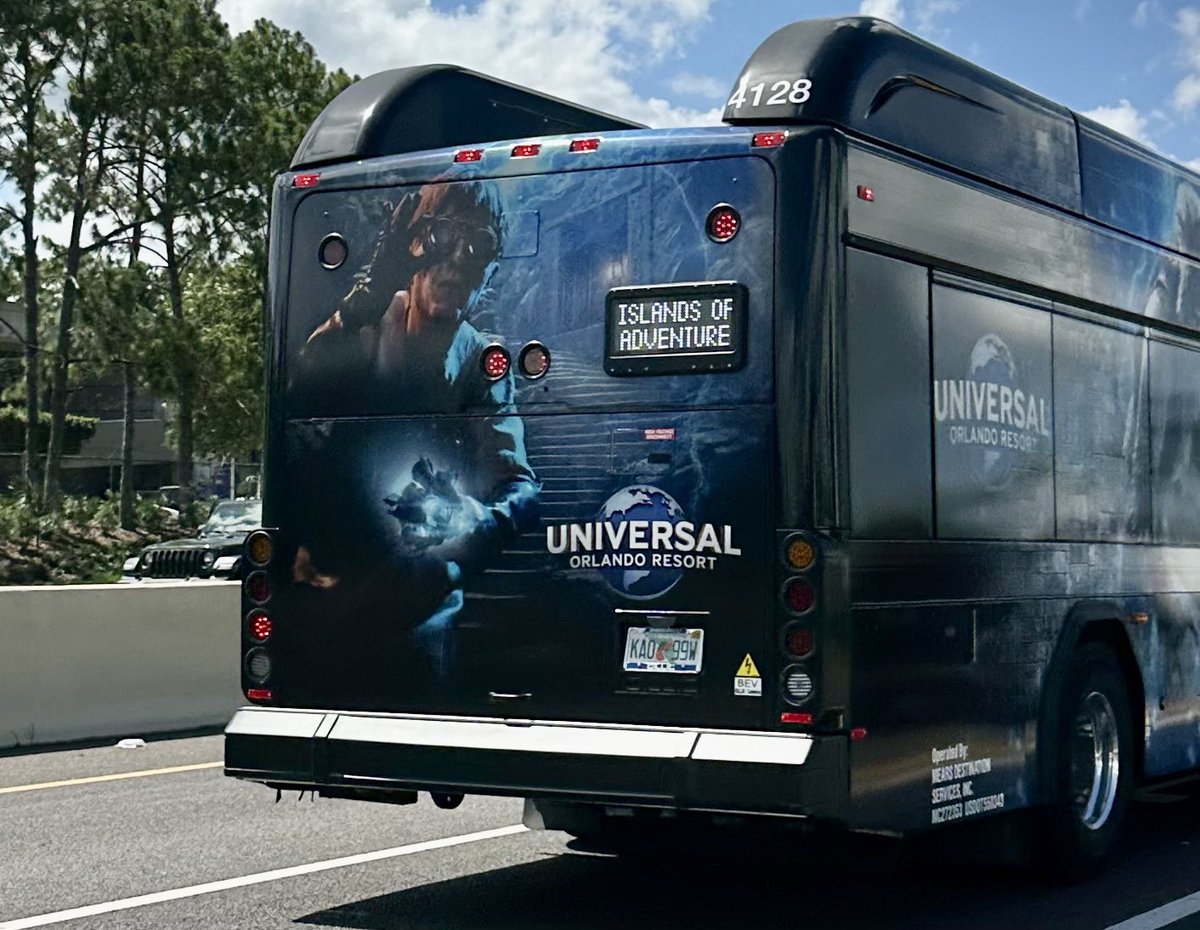 Freaks_HHN's tweet photo. Always great seeing Ygor going down the road! This is your sign to visit Dark Universe at Epic Universe! @UniversalORL 

#darkuniverse #epicuniverse #ygor #spookybus https://t.co/2YBrqAaeEA