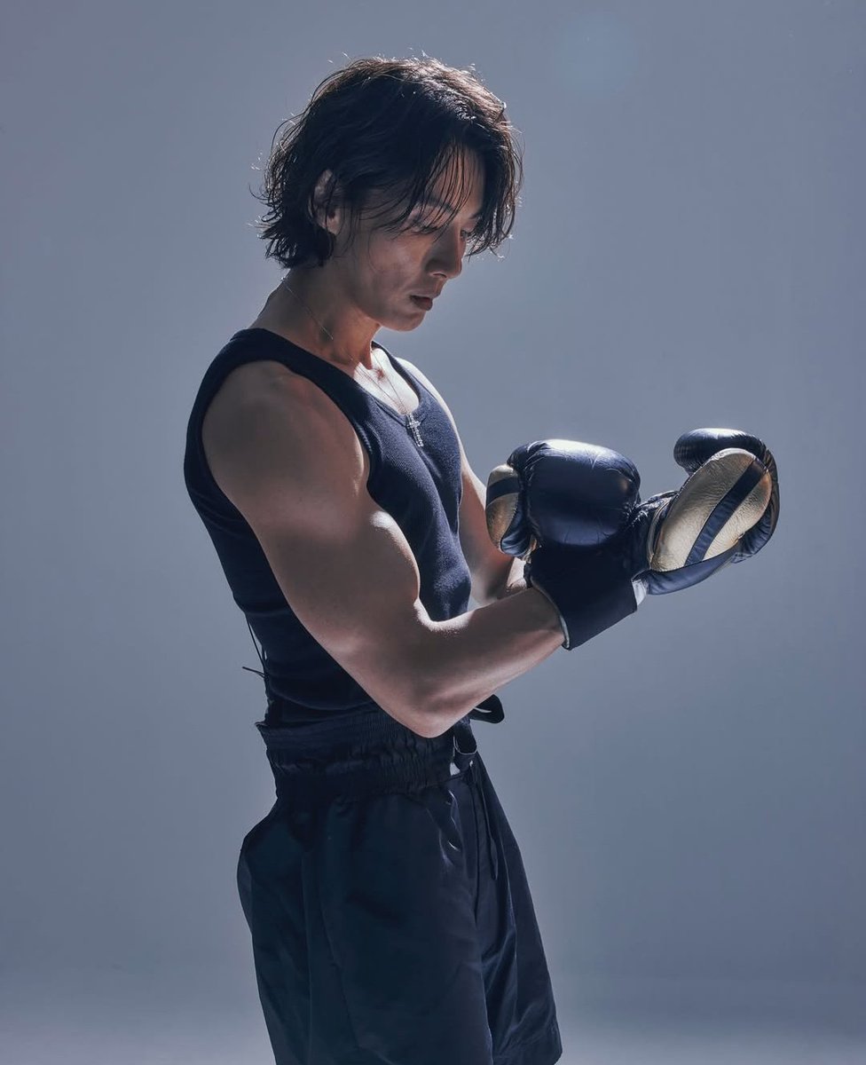 2YOONSHI's tweet photo. HES SO HOT I CANT 💪😵‍💫

#YoonShiYoon #윤시윤 https://t.co/7MjTdgJ6Tm