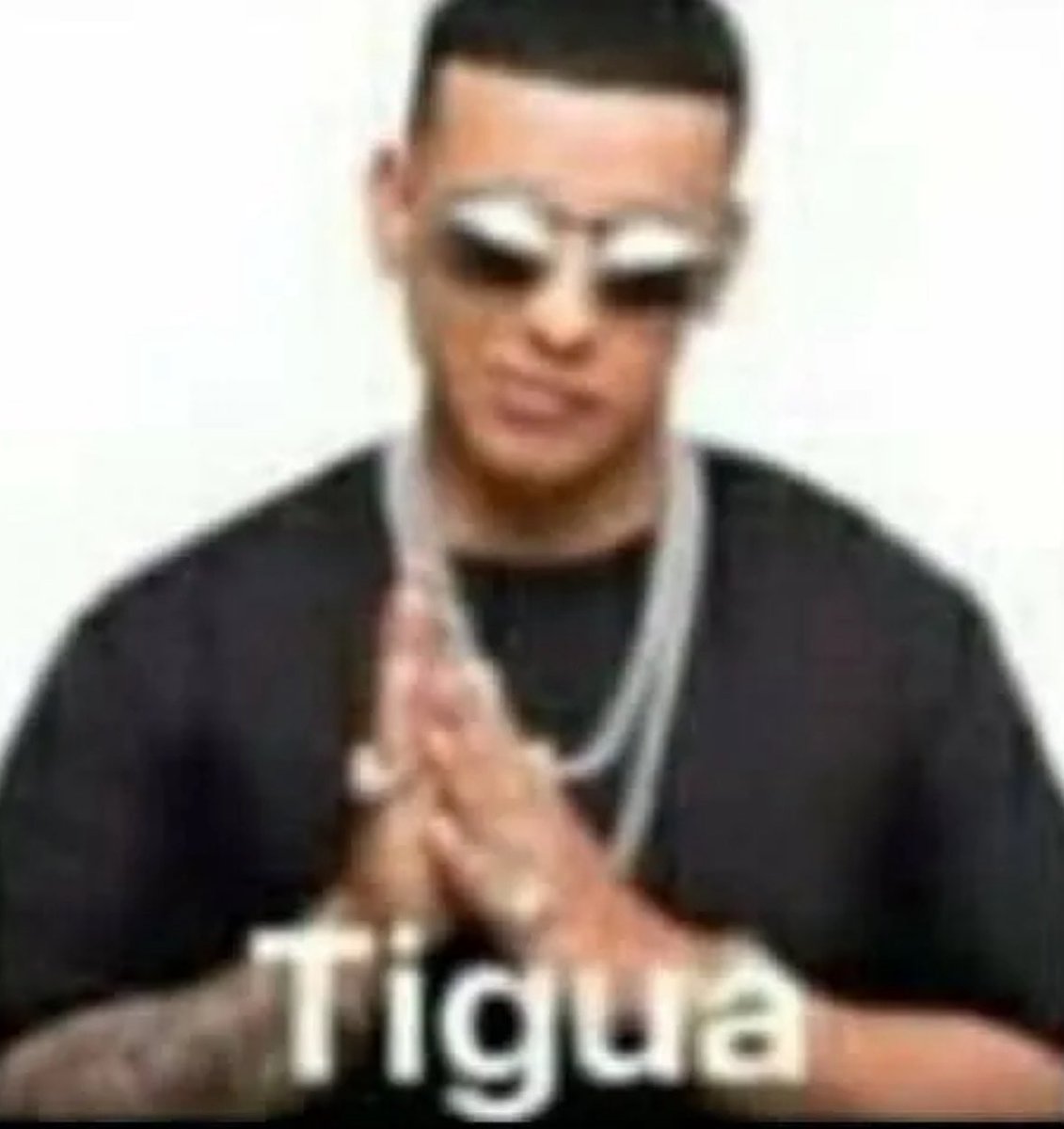 Vantaeuwuu's tweet image. los bts están a nada de decir