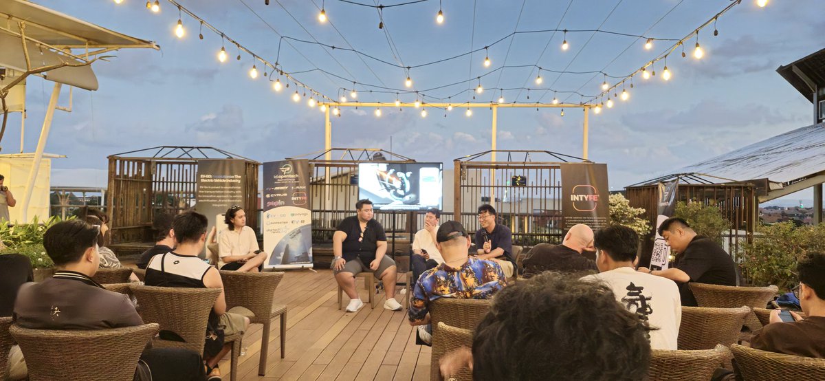 Late post

New insights, real conversations, and shared purpose.
Sunset Web3 MeetUp reminded us that Web3 is not just tech—it’s a collective mission.
#Web3ForAll #SunsetMeetUp #IDOpenTechGroup #Web3Innovation