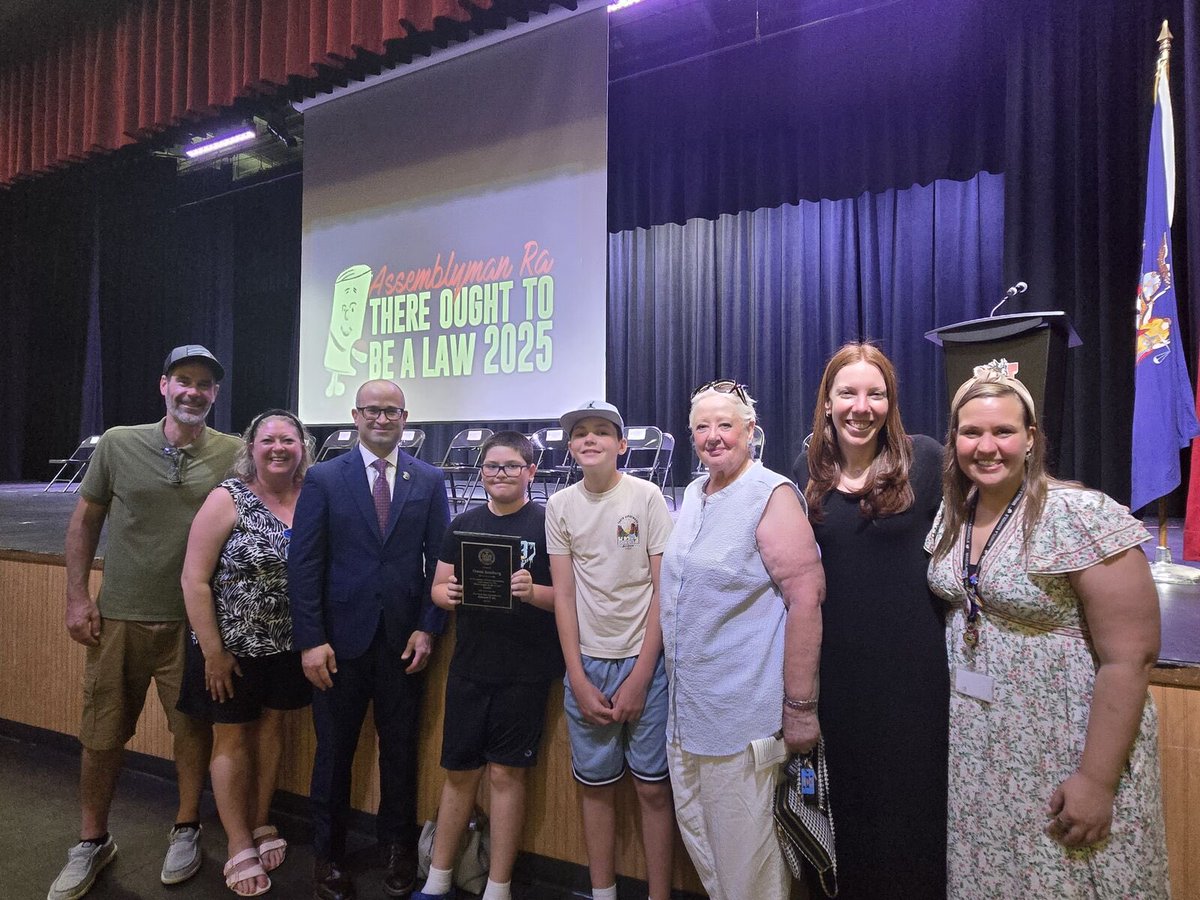 Allabouttheyet's tweet image. ⚖️ 2025 There Ought To Be A Law
Thank you @EdwardRa19 for the continued partnership of Civics in Action!
Congrats to Semi-Finalist, Benicio Ferreira & winner, Owen Isenberg. Owen’s bill is CPR & First Aid provided to youth athletes, empowering youth to have fun & play safe! ⚾️