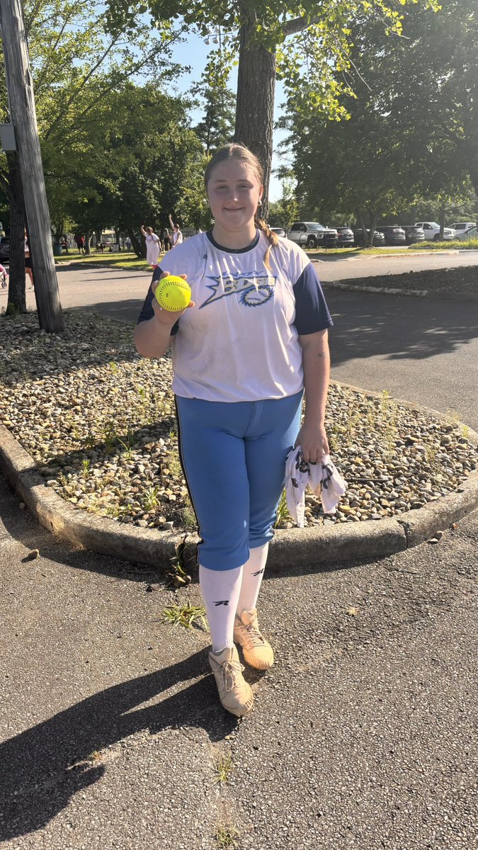 IndyEdgeStrelow's tweet photo. 2 nice runs in PGF Top 50 and USSSA State, now in the books! Nicely done. Next stop Midwest Elite Invite Showcase! Be there!!! 💙💛����🤍#Livinontheedge https://t.co/ahkJoJfoel
