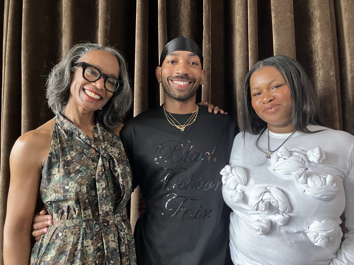 crystalshipnyc's tweet photo. Congrats again to ⁦@RobinGivhan⁩ on her new book #MakeItOurs and ⁦@lynettesaid⁩ as moderator sponsored by #BlackFashionFair https://t.co/Wk8uTEbycK