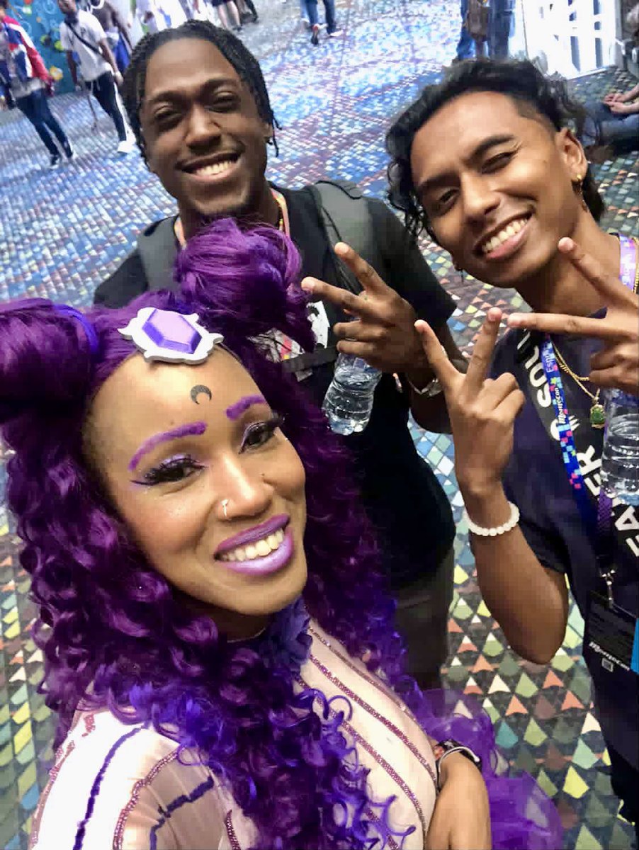 kumar_sutra's tweet photo. Finally posting my mini MomoCon photo-dump but my first time at @MomoCon &amp; in ATLanta in general last month was nothing short of amazing vibes! 🙌🏾 Much love to everyone I got to see, chat with, &amp; kick it with during that weekend ❤️🙏🏾

#momocon #momocon2025 #Atlanta #ATL https://t.co/AeSnEQXnKX