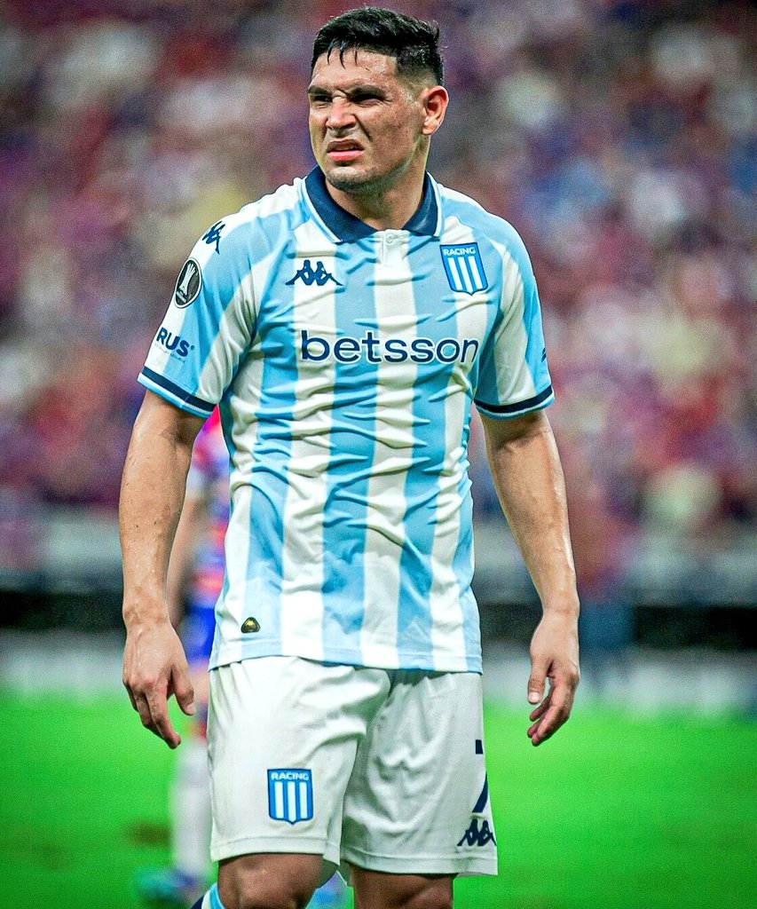RacingManiacos's tweet photo. ¡ÚLTIMO MOMENTO! ⚠️

❌️ Maxi Salas volvió a negarse a firmar su nuevo contrato con #Racing. 

👉 El delantero pretende una negociación entre la Academia y #River para acordar su salida.

¿OPINIONES? 🤔 https://t.co/w09USXS17d