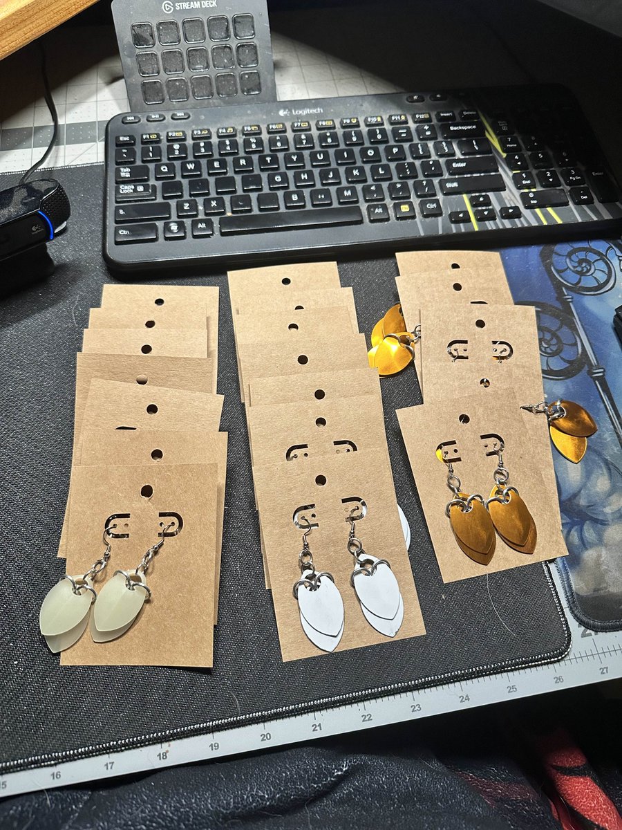 More earrings tonight on twitch.
alizarinastacrimson