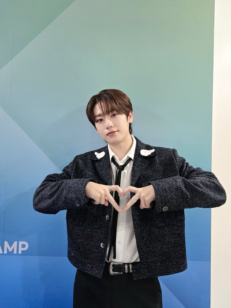 My only one in universe, it’s so sad that I can’t even know what you’re facing now. All we can do is to send my encouragement through the social media but I hope you can see us. I’ll try not to be weak during this time. Please know that many people love you Keum Donghyun💛