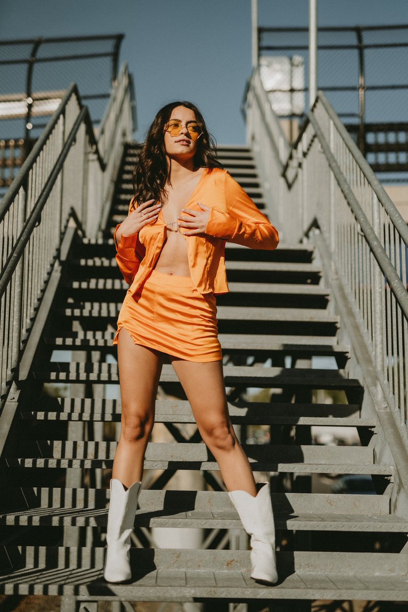 Jancelcardenas's tweet photo. Orange you glad I didn’t wear something boring? 😉🍊 Catch me turning staircases into catwalks.
#OrangeCrush #PlayfulAndBold #SunkissedAndStyled #OOTD #RetroVibes #SassyAndClassy #StreetStyleQueen #ModelMood #SunshineDrip #WhiteBootEnergy #StyleOnStairs #FlirtyFit #BostonStyle https://t.co/igbsHGy6pW