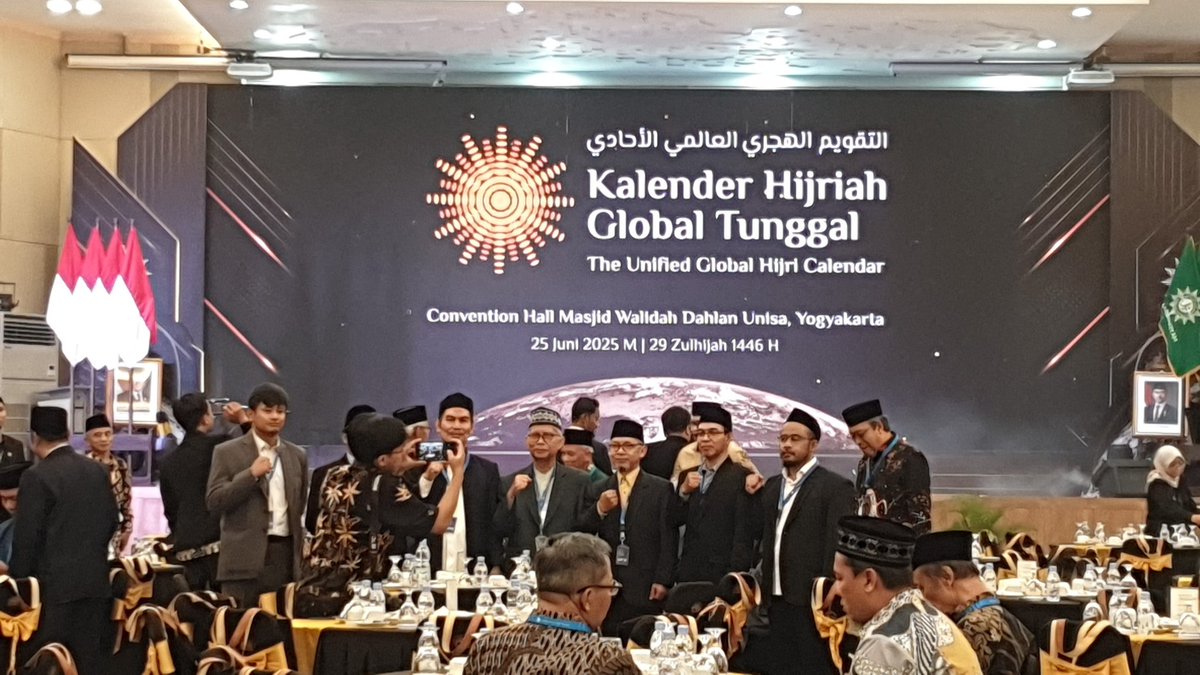 Bismillah, , launching Kalender Hijriah Global Tunggal akan segera dimulai pada pukul 09.00 wib. Jangan lewatkan live-nya di Youtube Muhammadiyah Channel!

Link: youtube.com/live/ITaOrlKxS…

#SaatnyaKalenderHijriahGlobalTunggal