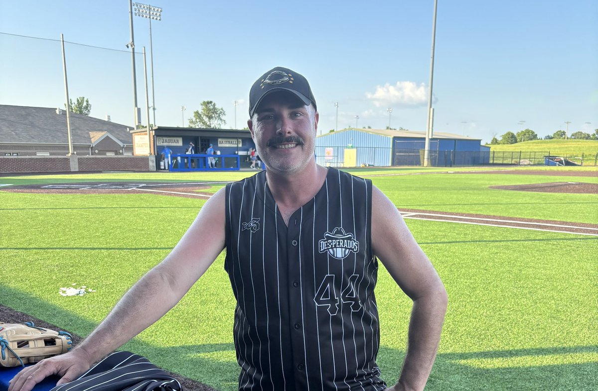 TerrellE_01's tweet image. Nice sweep of the double header we played over the weekend. 

I threw the 2nd game with a 59 pitch effort, 5 innings mercy ruled game.  

#baseball #knuckleball #pitcher #sidearmnation