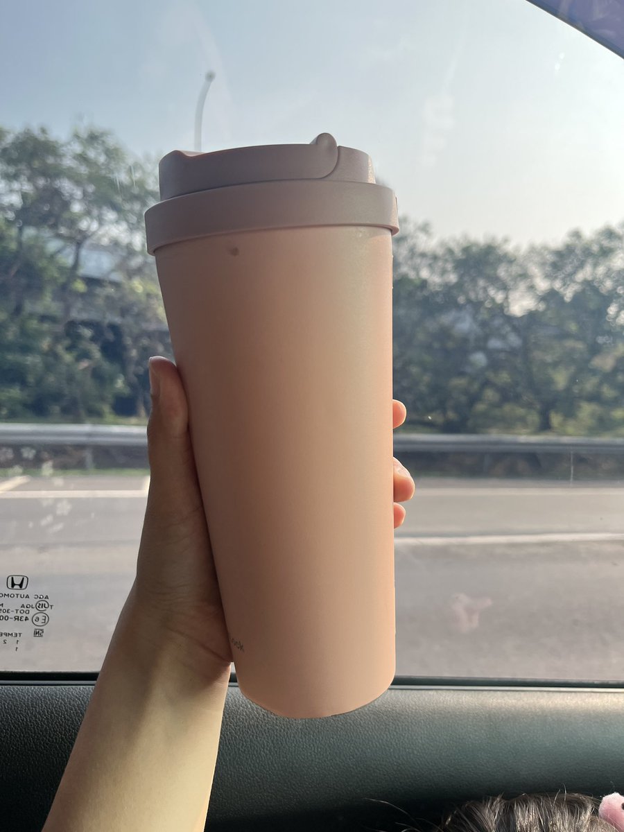 Rekomendasi produk yg wajib di cekout di payday kali ini!
Dijamin ga akan nyesel~

Fyi ini tumblr yg tahan bgt diisi es dan udah aku pake sejak 2023 loh👀