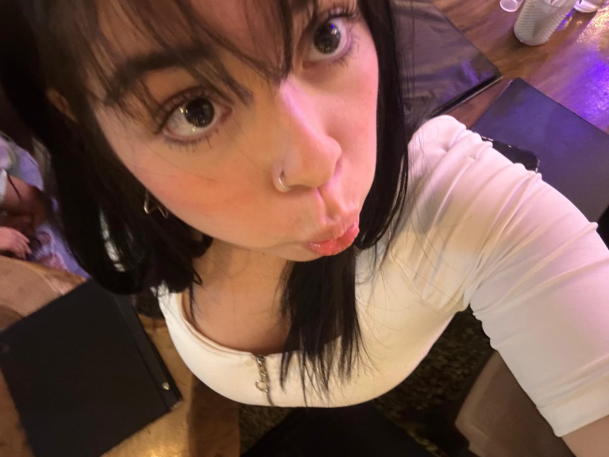 bluvalu's tweet photo. 💘💘💘 https://t.co/PGsTF4xTcm