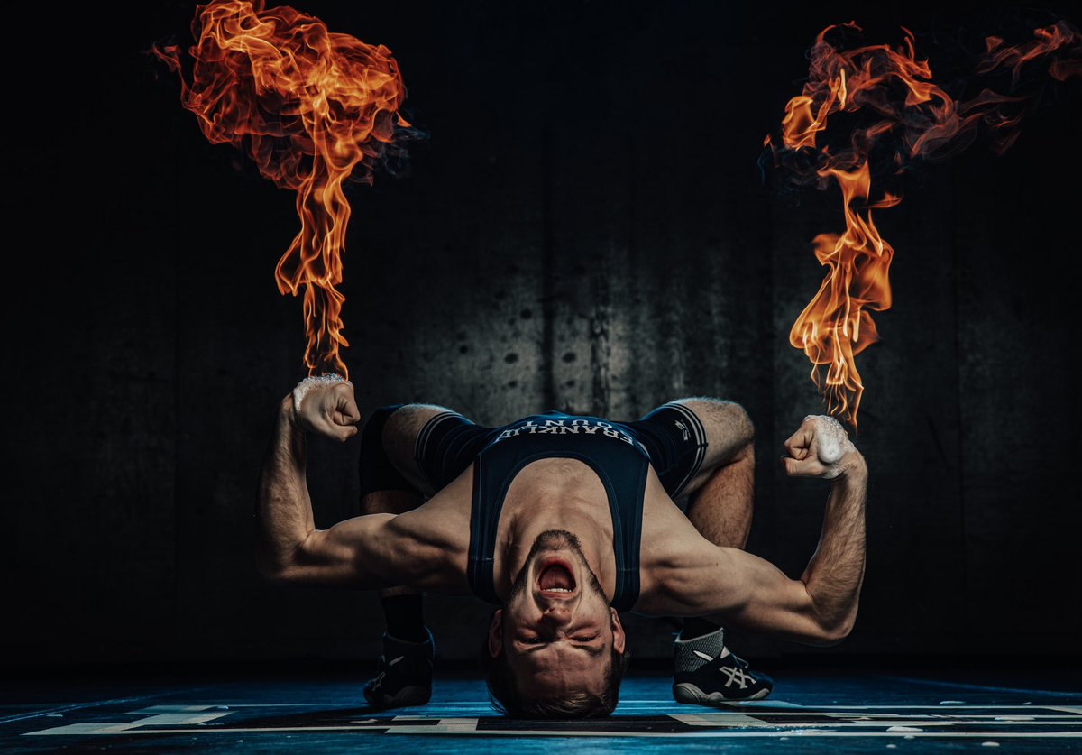 TGPaschal's tweet photo. @Outkick It’s not all youth sports, it’s photographers taking photos to another level! I make a living off taking pictures like this. https://t.co/Vefs7788kk