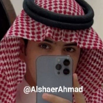 لا أمتلِك أحدآ أركض إليه وأُخبِره عما يحزِنني . عن الضجيج الذي يدور بقلبي .. عن الأفكار التي تدور برأسي .. عن الفراغ الذي يجتاح روحي .. لقد أنتهيت ككائن بشري .
كل ما تراه هو مجرد ذكرى متبقية مما تعودت أن أكون .. مات أهم جزء مني برحيلها .. ما كان في داخلي منذ سنين ..!!!!