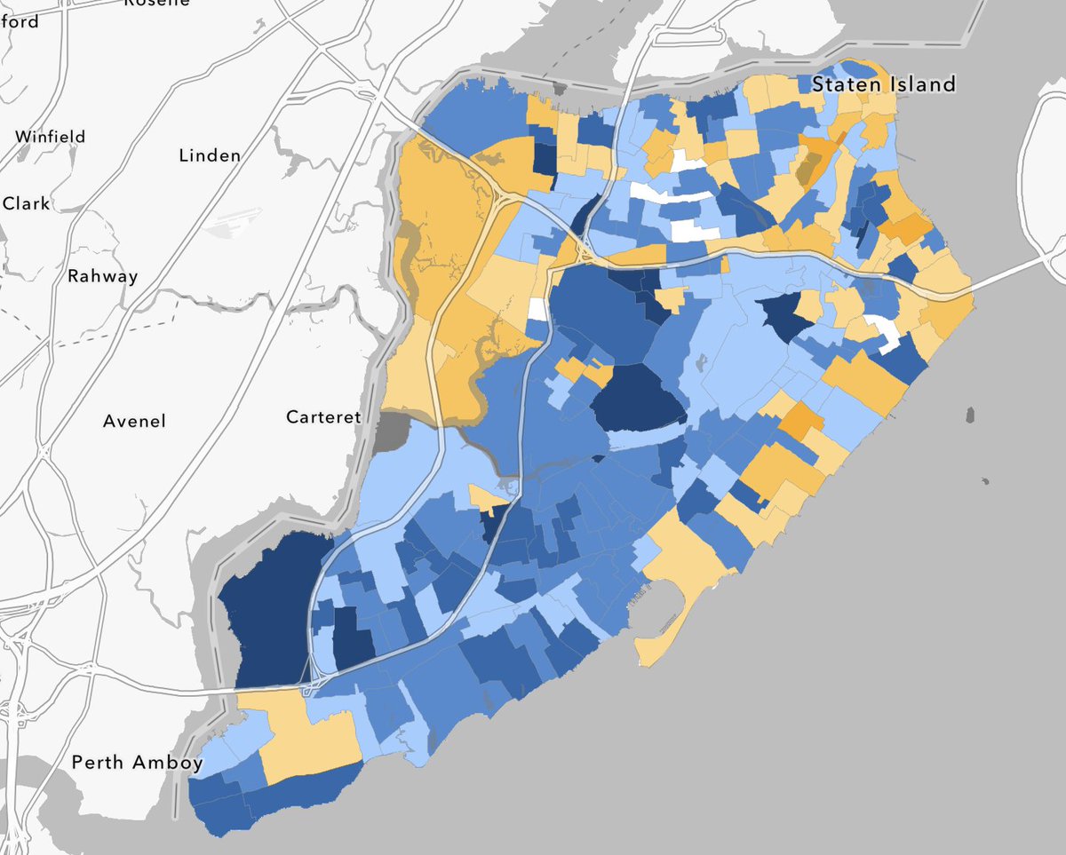 umichvoter's tweet photo. Staten Island
🔵 Cuomo 12566 votes (47%)
🟠 Mamdani 10124 votes (38%)
Others at 16%

95% scanners reported https://t.co/GuEZwAIpen