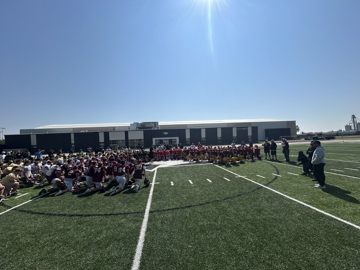 Eric Schmidt (@coach_schmidte) on Twitter photo Awesome to host over 300 campers for team camp the last three days. These programs got better. Thanks to <a href="/UNDhousing/">UND Housing</a> for making it a first class experience. #JYDs #LGH #UNDProud Awesome to host over 300 campers for team camp the last three days. These programs got better. Thanks to <a href="/UNDhousing/">UND Housing</a> for making it a first class experience. #JYDs #LGH #UNDProud