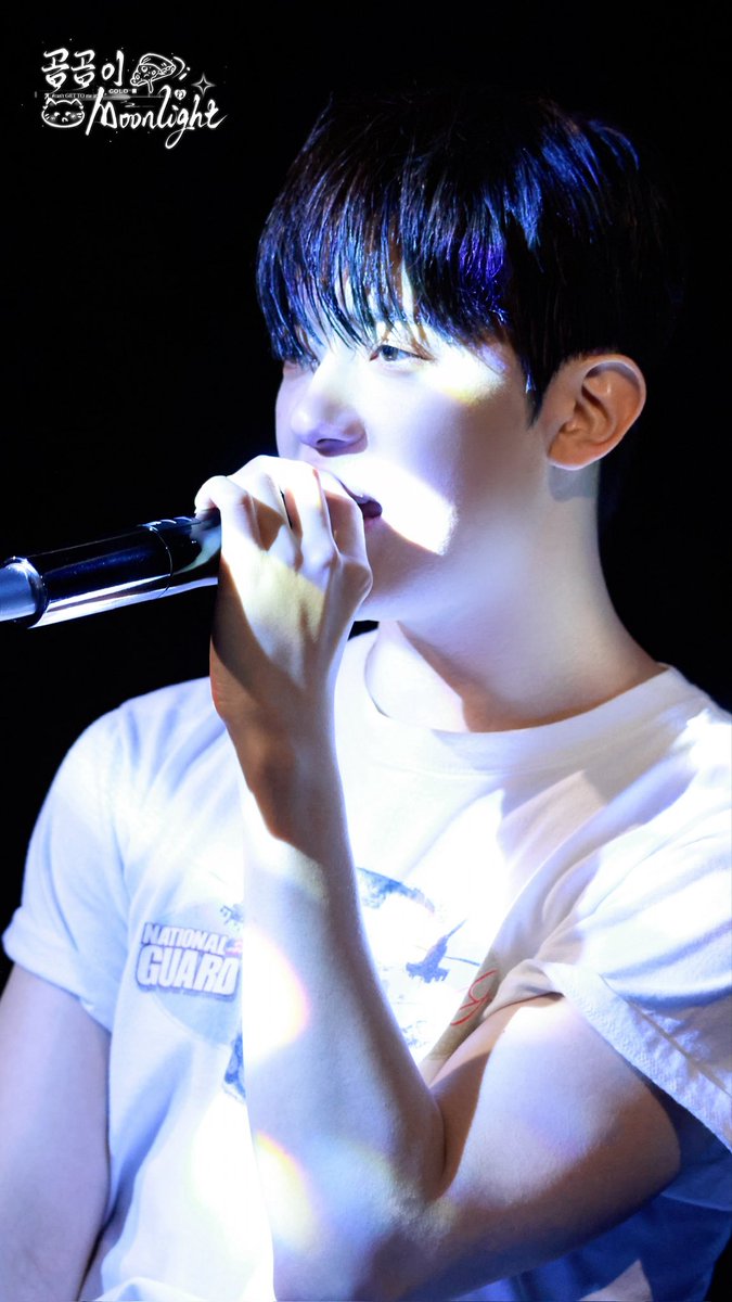 _XXXX_Bey's tweet image. 2025.6.21

LISTEN PARTY 1

빛도 이렇게 너를 편애해🤍

#OMEGA_X #오메가엑스
#OX_N 
#예찬 #YECHAN