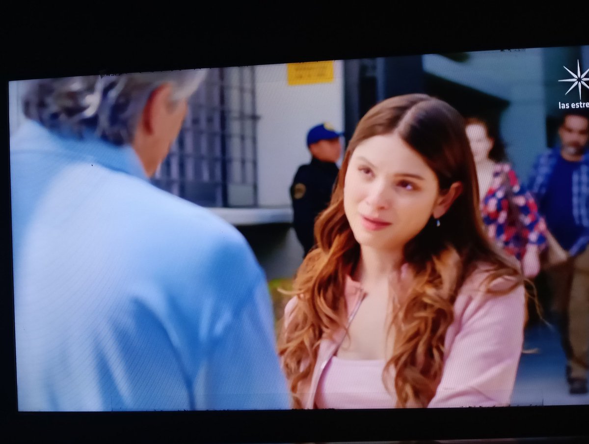 blackdaniels721's tweet photo. Lo veo bien díficil, para Alex con @arianasaavedra_ 💛💛💛🥹🥹🥹 en #juegosdeamorypoder #JDAYP https://t.co/RQoAXH6n7y
