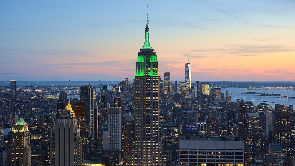 EM (@executivexmedia) on Twitter photo #BREAKING: Zohran Mamdani has won the democratic primary for Mayor of New York, beating Andrew Cuomo.
Congratulations to the first Islamic NYC Mayor <a href="/ZohranKMamdani/">Zohran Kwame Mamdani</a> on making history!
The Empire State Building glows green in celebration.
Thoughts? #BREAKING: Zohran Mamdani has won the democratic primary for Mayor of New York, beating Andrew Cuomo.
Congratulations to the first Islamic NYC Mayor <a href="/ZohranKMamdani/">Zohran Kwame Mamdani</a> on making history!
The Empire State Building glows green in celebration.
Thoughts?