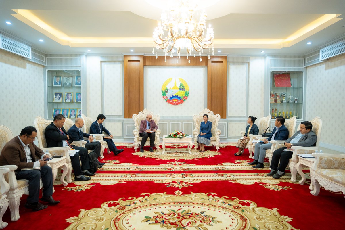 UNFPALaoPDR's tweet image. @UNFPAAsiaPac Deputy Regional Director Dr. Bodiroza met with the Lao Statistics Bureau to discuss #LaoPDR first-ever digital census. Set to reach 1.4 mln households, Census will ensure no one is left behind &amp;amp; drive inclusive policies for women, girls, youth&amp;amp; persons w disability