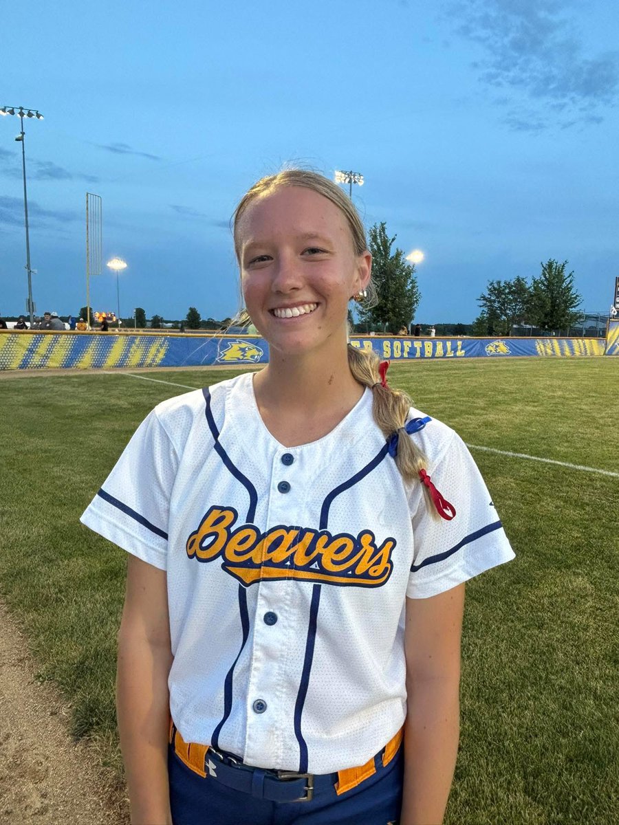 Congrats to Kinsey Drake on her 2nd and 3rd homeruns of the season tonight vs Anamosa!!! 💪🏼🥎