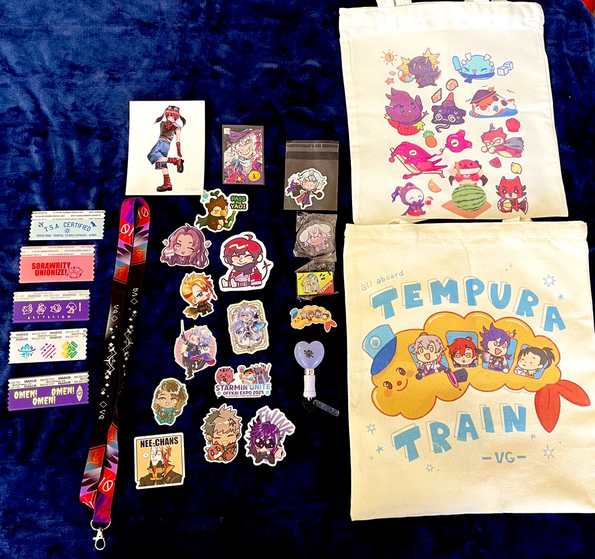 sakuna's tweet photo. Offkai Expo was AMAZING. What a whirlwind of a weekend. Meeting #JosuijiShinri felt like a fever dream, still can’t believe it happened! To all of the Tempura/Armada that were there: you’re all so incredibly talented and kind, seriously. Heres some haul pics! #OffKaiGen4 https://t.co/YZd9JQ0daZ