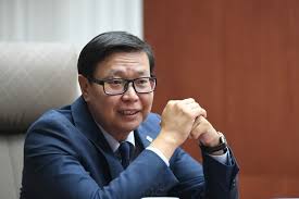 Шуурхай:  Элсэлтийн шалгалтыг будилаантуулсан асуудалд холбогдуулан УИХ-ын Б.Бат-Эрдэнэ, Н.Батсүмбэрэл нар Боловсролын сайд П.Наранбаярыг огцруулах саналыг гаргахаар болжээ‼️
Шинэ засгийн газрын сайд нарын шүд эхнээсээ суграх нь дээ‼️