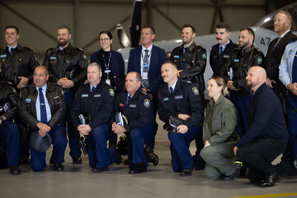AusAirForce's tweet image. On 10 June, RAAF Base Williamtown welcomed 17 members of the @nswpolice for a base visit. 👮
The visit included a static display of the F-35A Lightning II aircraft, and visits to 4SQN, 26SQN Fire Section, Security Flight and Military Working Dogs.