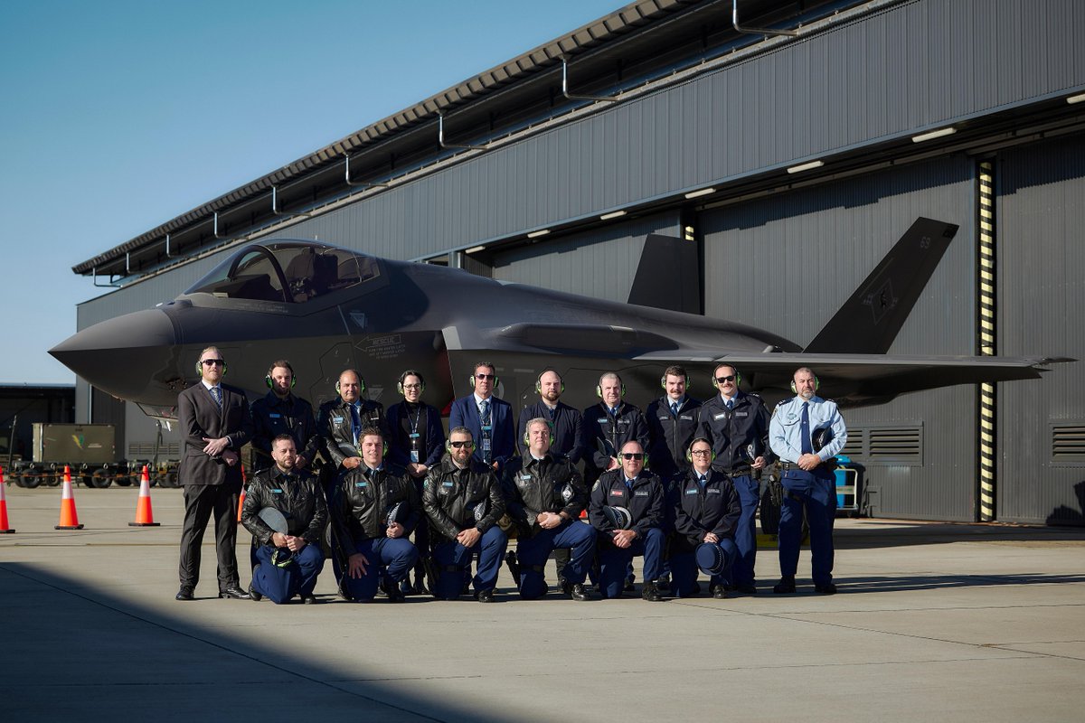 AusAirForce's tweet image. On 10 June, RAAF Base Williamtown welcomed 17 members of the @nswpolice for a base visit. 👮
The visit included a static display of the F-35A Lightning II aircraft, and visits to 4SQN, 26SQN Fire Section, Security Flight and Military Working Dogs.