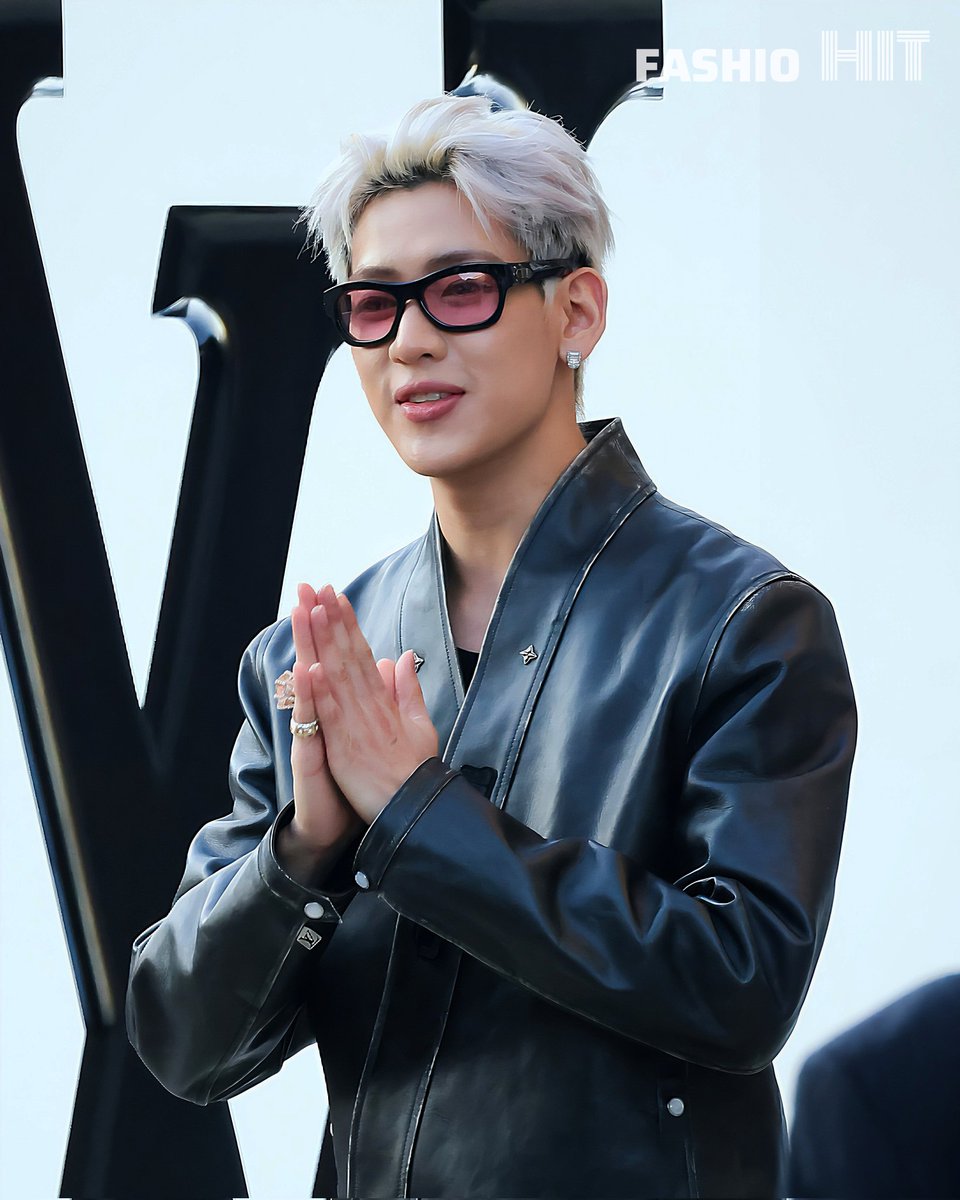 Thai rapper and singer BAMBAM made a stylish appearance at the Louis Vuitton Men’s Spring-Summer 2026 show in Paris—serving bold energy and global star power straight from the front row.

#FashioHIT #BamBamxLVMenSS26 #LOUISVUITTON #LVSS26