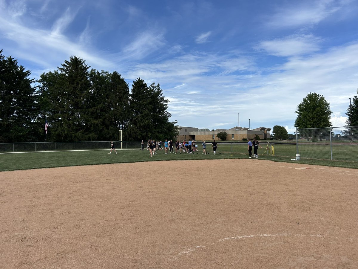 🥎🥎GREAT FIRST DAY OF CAMP!!!🥎🥎
Our Future Knights Softball camp kicked off today with a lot of energy and excitement!!!
Great to see so many Knights Softball players!!
#KnightsProud
#FutureKnights