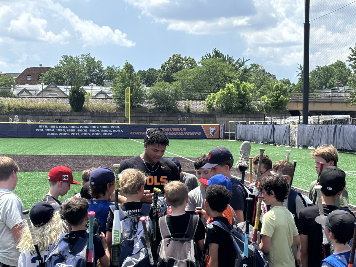 oprfbaseball's tweet photo. At the end of some camps a coach, player or alumni takes some time to talk to the players. Today @Moore13Ethan gave a talk on his high school years; his main message was you have to enjoy the process, workouts, practices and you need to be a great team and person. https://t.co/lMplmDHnDc