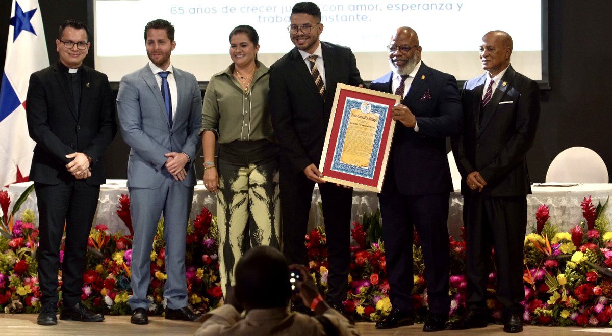 Aquí la sesión ordinaria número 26 del Consejo Municipal de Panamá

youtu.be/r35_zivIbJY