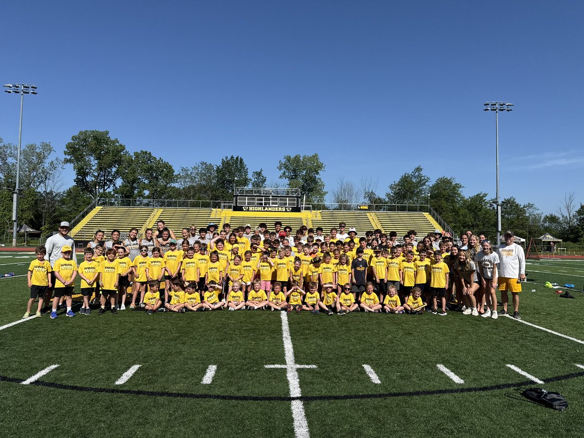 TrackWm's tweet image. Another successful track clinic in the books!  Loved sharing this week with our future Highlanders!  @WMAthleticDept @WmTrack @Bleslie_22