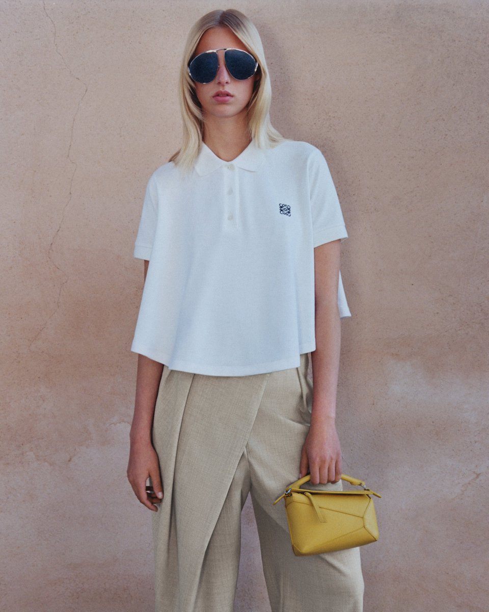 ロエベのシグネチャー、トラペーズシルエットのポロシャツ。2025秋冬プレコレクション。

#ロエベ #LOEWE #LOEWEFW25