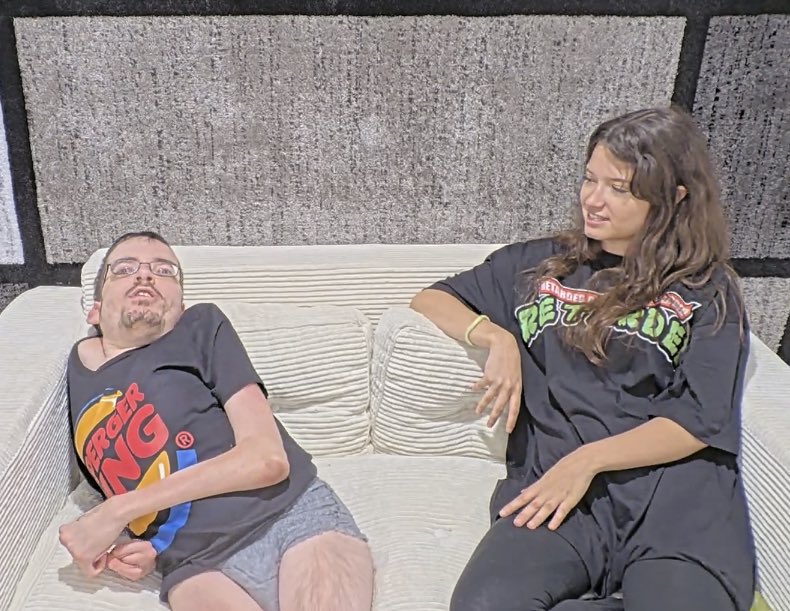 basicallyabush's tweet image. Me and the bad bitch I pulled by being retarded #fishtanklive #fishtankdotlive