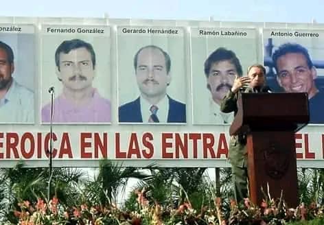 #HolguínSí recuerda hoy 23 de junio  aquel discurso con el que #Fidel hace 24 años inició la campaña por la liberación de #LosCinco. Únicamente alguien con su extraordinaria visión podía pronunciar aquella profética frase:"iVolverán!" ...iY volvieron! #FidelViveEntreNosotros