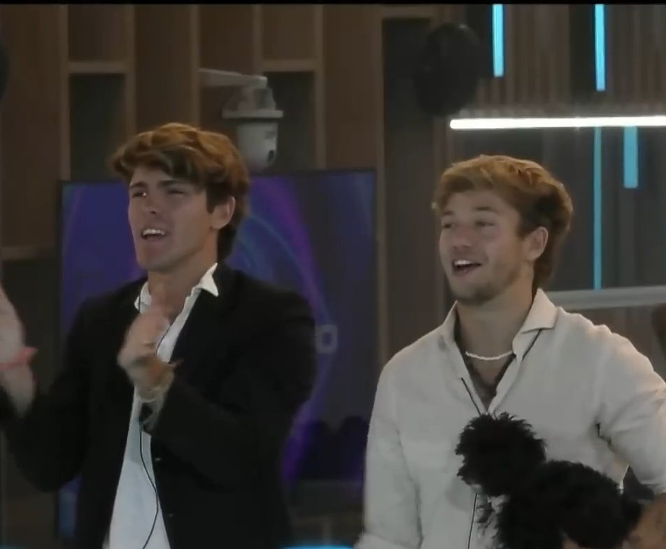 wdwxcamila's tweet photo. Tato y Ulises se convirtieron en la historia de Nacho y Marcos que se daban 0 bola y terminaron en la final juntos #GranHermano https://t.co/XjBnvcSOuc