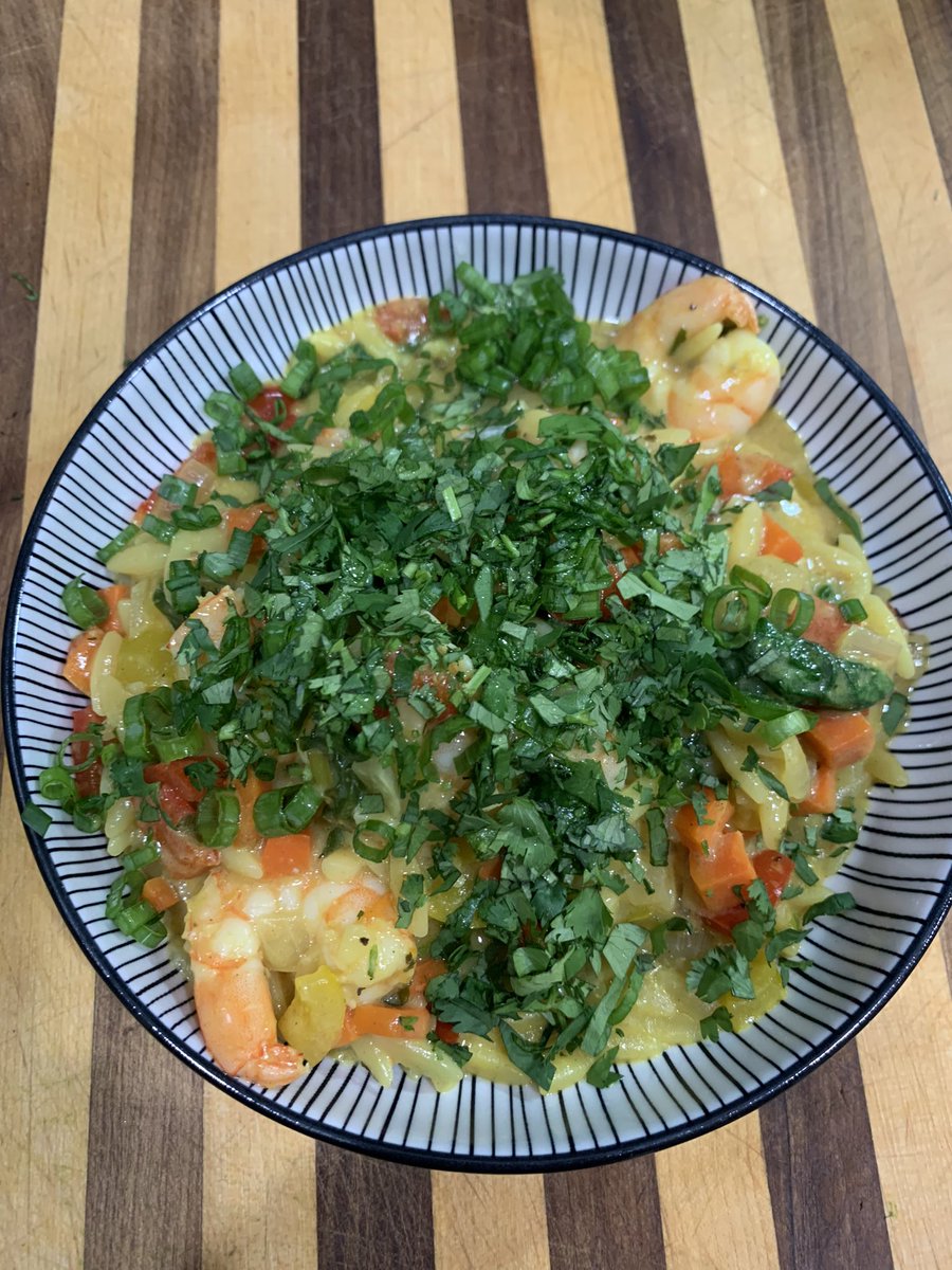 dallascarlson's tweet image. Don’t be scared! It’s just shrimp Thai curry with orzo. Let’s be honest, the third picture is how we all do it!
.
#homechef #cheflife #truecooks #chefdallascarlson #killinitinthekitchen #makinmygrandmasproud