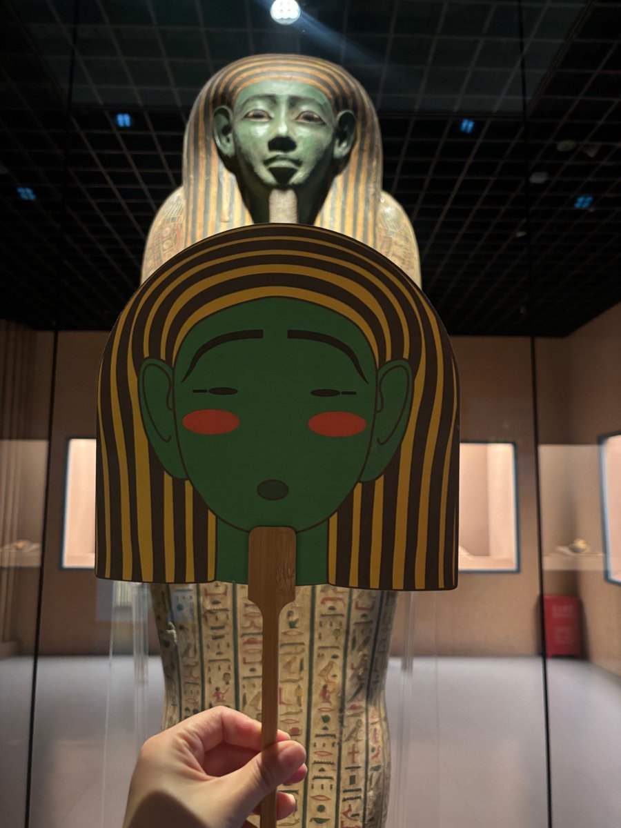 ShanghaiMuseum's tweet image. What a hot day out! 
Hope this cool fan, our best seller, would relieve your summer heat. 💦 

Design inspired by the Painted wooden anthropoid coffin, #NowOnView at #OnTopofthePyramid

©@EgyptianMuseumC