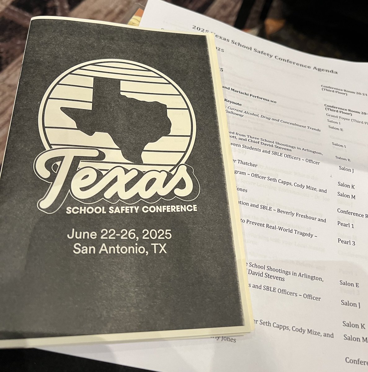 safehorns's tweet photo. What makes the  @TxSchoolSafety Conference epic? 
Future #Longhorns🤘

We’re honored to meet TxSSC Student Ambassadors that will be headed to @UTAustin this fall. 

#WhatStartsHere #HornsUp #ChangeMakers #YouDoGood #UT29 #TexasLonghorns #CampusSafety https://t.co/DVas6NKb4l