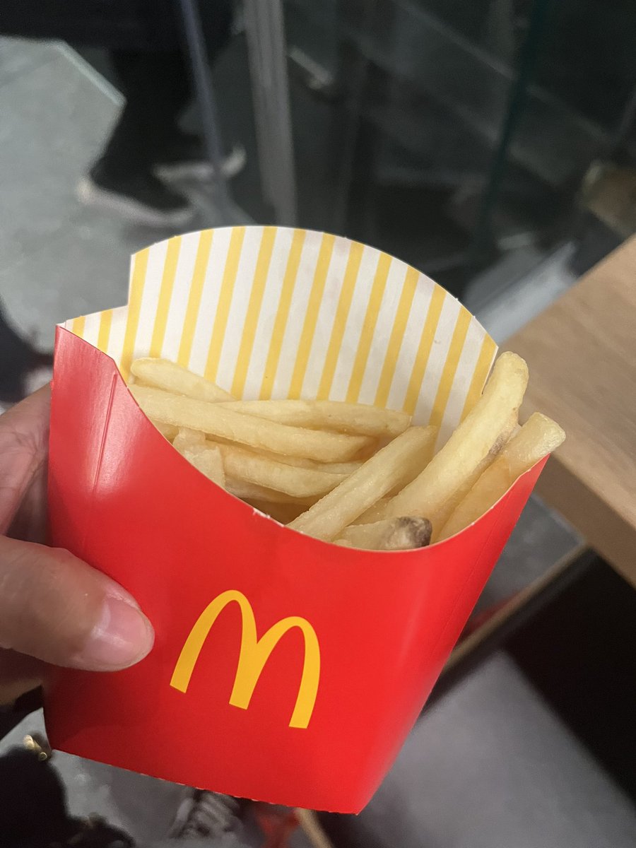 LMorado's tweet photo. @McDonaldsMexico pague unas papas grandes, esto es grande? https://t.co/f31nRCvOJD