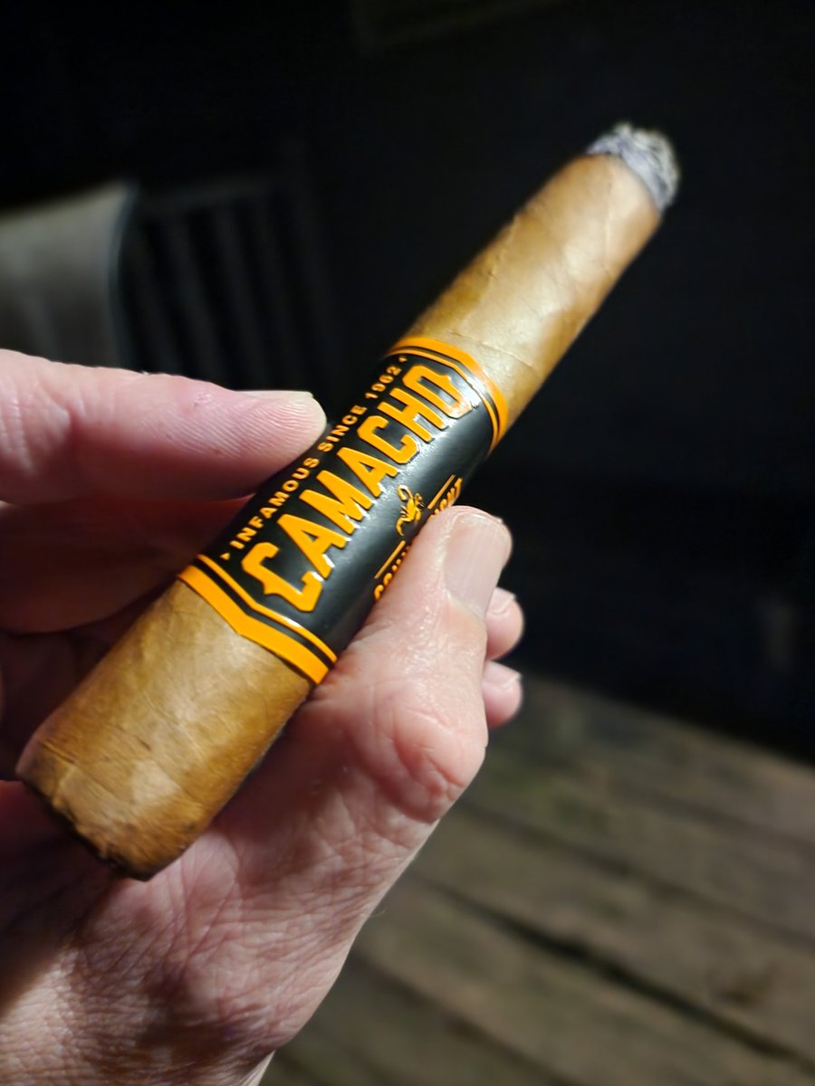 JDittyDesign's tweet photo. Had all but quit posting cigar stuff on this page, but just found out my family has grown by 1, so a favorite I was saving is going in the air right now.
#cigar #currentlysmoking https://t.co/40qH1VBXzO