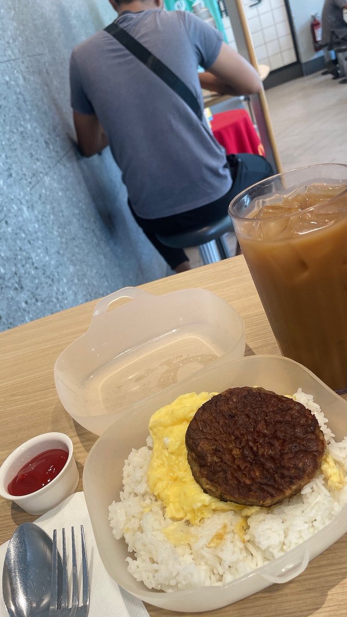 gutom na ako, tara kain! 🤭😈