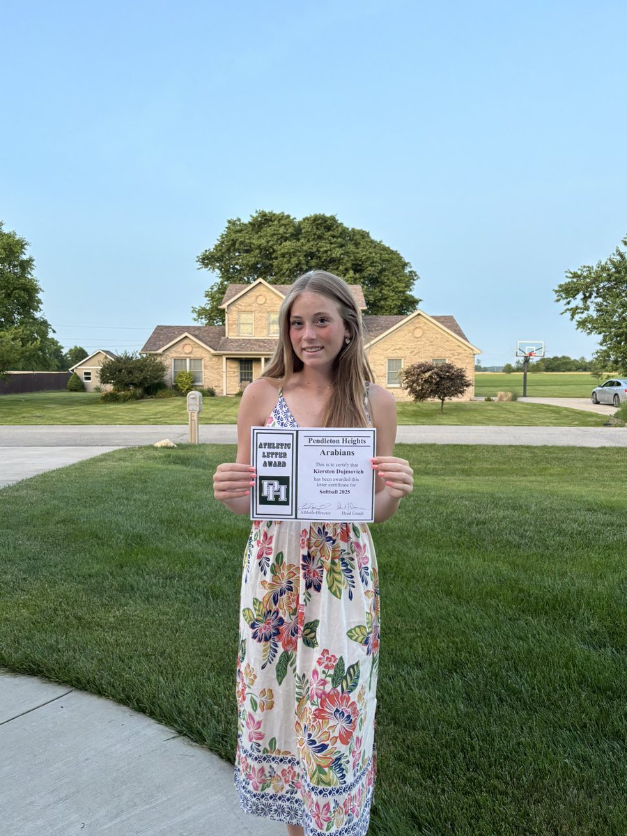 kiersten_d02's tweet photo. Last night we had our high school softball banquet. I received my first softball varsity letter. I loved every second with this team, and can’t wait to see what next season brings. https://t.co/eR6dDYyg0L