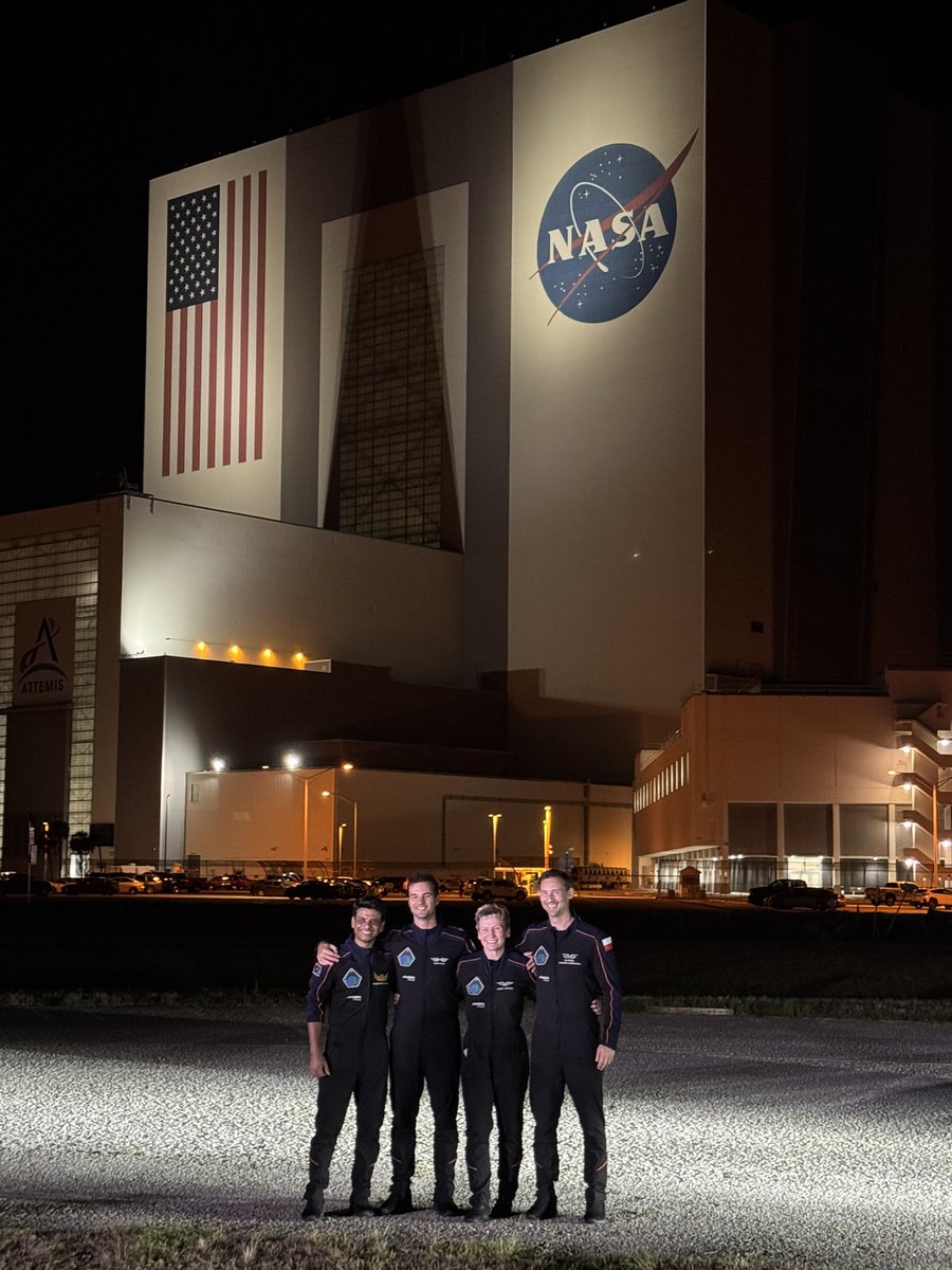 CommanderMLA's tweet image. Feeling pride for @Axiom_Space - and more than a little FOMO - seeing off the #Ax4 crew just before they head to the suit-up facility. Go Ax-4!