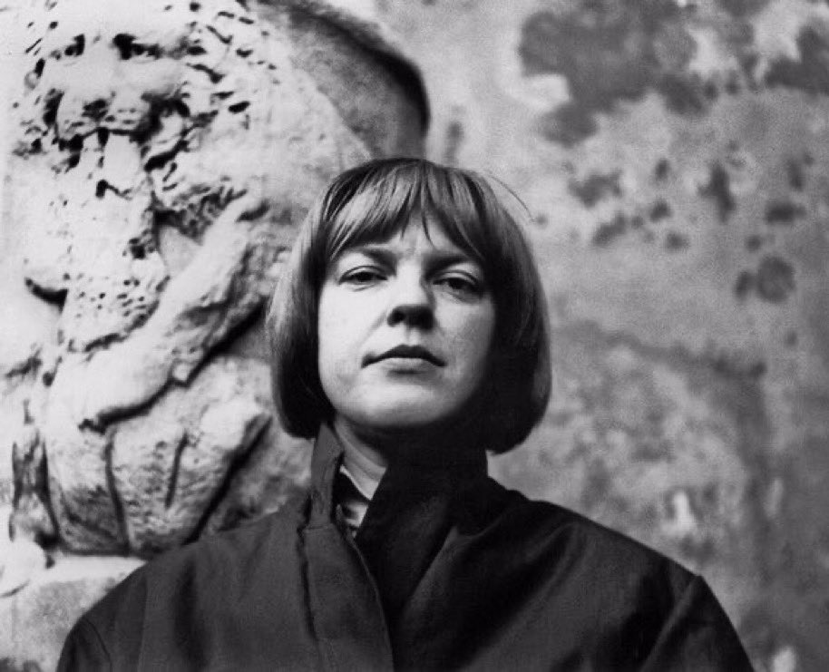 „Das ganze Leben ist der Versuch, es zu behalten.“

Ingeborg Bachmann,
geboren am 25. Juni 1926 in Klagenfurt.