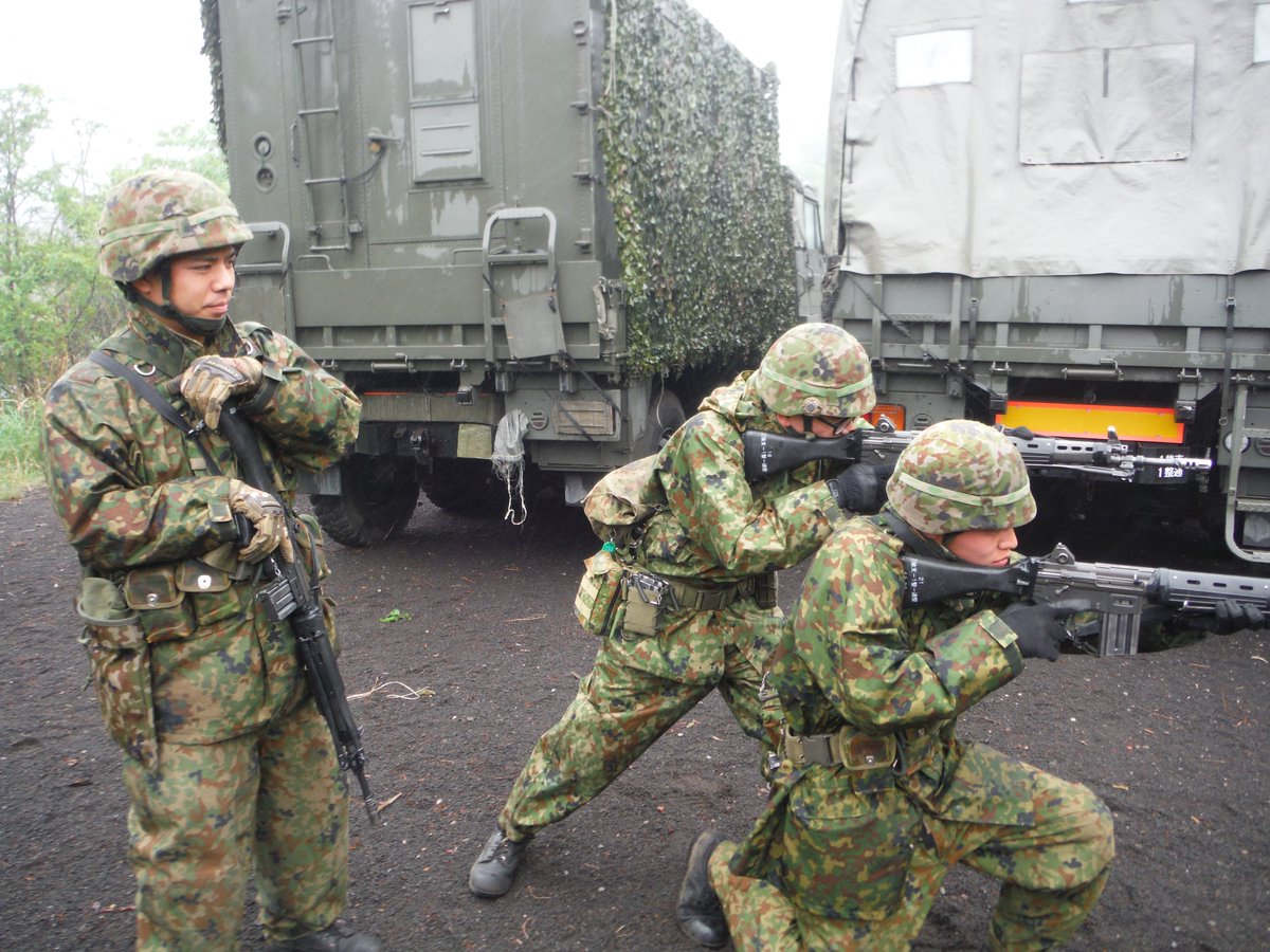 1log_nerima's tweet image. 【#2隊訓練について】
第1整備大隊通信電子整備隊のサトシです!
本年度は連隊長の要望事項である「力の結集」を具現化するため若年隊員を筆頭に訓練を行い、各種練度の底上げを図っています!
早く先輩方に追いつけるよう、頑張ります!
#自衛隊 #システム通信科 #1後支