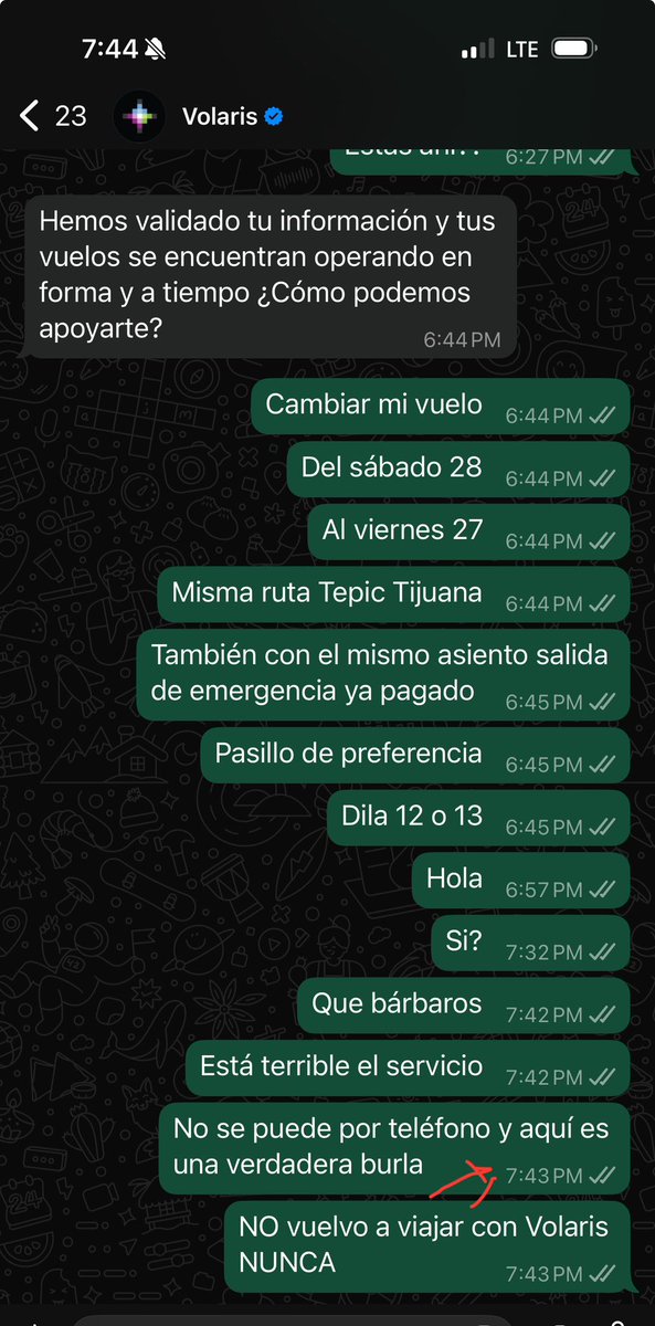 Tolingonzaleza's tweet photo. @flyvolaris que basura VOLARIS!! No hay servicio telefónico y su “servicio Whassap” dan vergüenza… 2-3 horas?? Les debería de dar vergüenza… no dan nada gratis.. pagamos por un “servicio” de lo peor que he visto.. nunca vuelvo a volar con ustedes. https://t.co/gDUnPClUGP