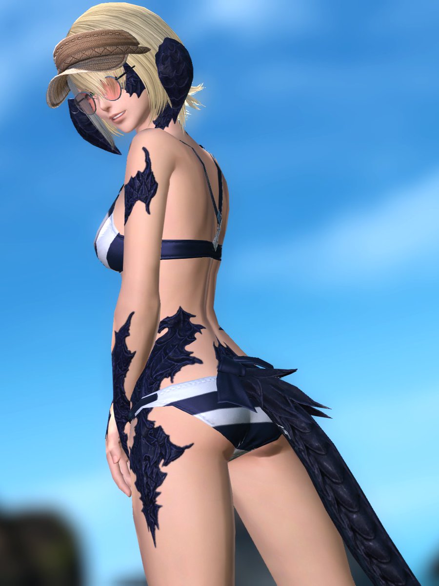 Lydia may not have the most voluptuous rear to help you celebrate hump day, but she hopes that what she has is at least satisfactory for you!

Hope your Wednesday has been wonderful! Halfway through the week now! Do your best, we know you can! 💖